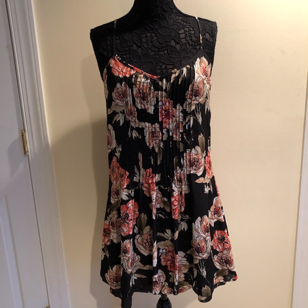 NWOT Sanctuary Floral Print Flowy Dress - Picture 2 of 8